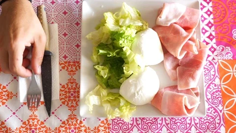 Zenithal view of a meal Video stock 112203367