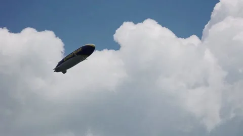 Zeppelin flying in the sky 動画素材 203940313