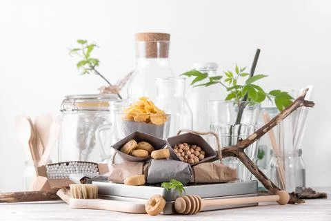 Zero waste concept, plastic free. Set of natural kitchen accessories. eco-fri Foto stock
