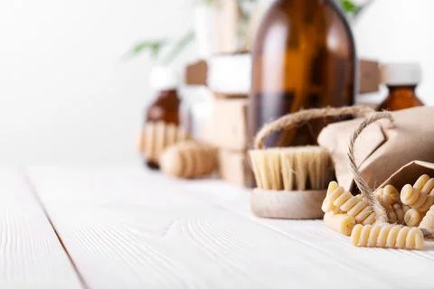 Zero waste concept, plastic free. Set of natural kitchen accessories. eco-fri Foto stock