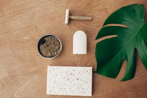 Zero waste flat lay. Natural soap, solid shampoo in metal tin, reusable razor 스톡 사진
