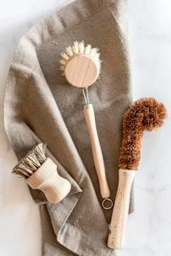 Zero waste kitchen cleaning concept. Eco friendly natural cleaning tools. Stock-Fotos