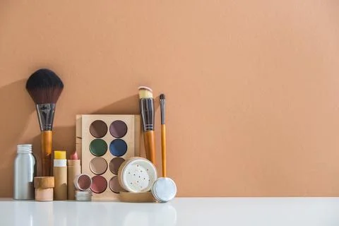 Zero waste make up set in minimalistic style on pastel background Stock-Fotos