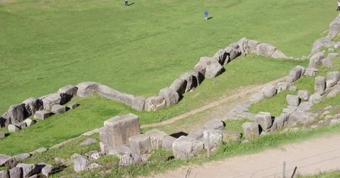 Zig-zag Wall of Sacsayhuamn from the top. Video stock 78702545