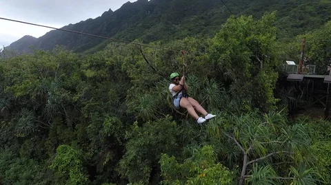 Zipline in Honolulu 動画素材 127690167