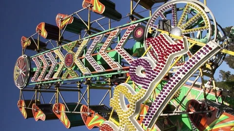 Zipper carnival ride