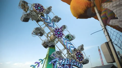 Zipper Ride Tilt Down 스톡 동영상 153499779