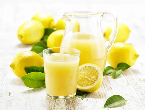 Zitronensaft Stock Photos