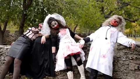 Zombie died on wall Vídeos de archivo 69204744