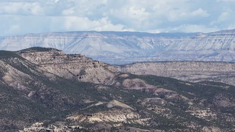 Zoom aerial of Book Cliffs high desert mountains in De Beque Colorado in spring 库存影片 334348760