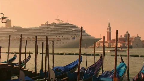 Zoom back from cruise ship and Gondolas on The Grand Canal, Venice Stock Footage 74550286