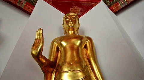 Zoom in of a Bhudda statue Video stock 61843537