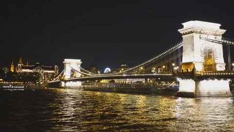 Zoom in on chain bridge in budapest on a spring night Stock Footage 121782255