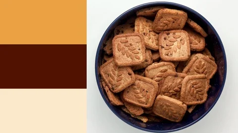 Zoom effect on a container of biscuits Video stock 125555601