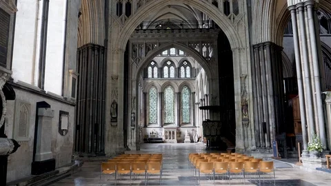 Zoom in-Interior Salisbury Cathedral Stock Footage 98942333