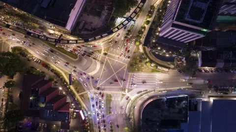Zoom INTraffic time lapse in 4k video Vídeos de archivo 196689161