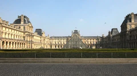 Zoom in on Louvre Stock Footage 10873346