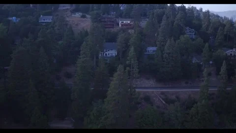 Zoom in mountain house 2 库存影片 279519599