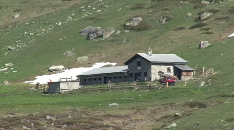 Zoom out alp  Stock-Footage 532700
