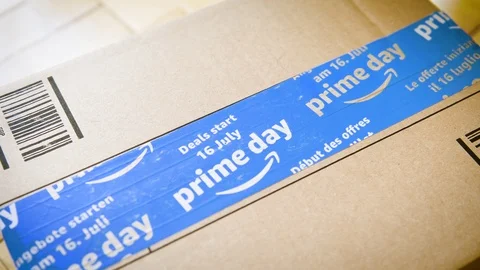 Zoom out from Amazon Prime Day cardboard parcel cardboard Stock Footage 95207960