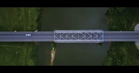 Zoom out bridge Stock Footage