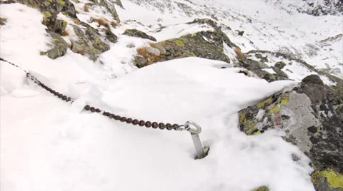 Zoom out of a chain section in the Rysy hiking trail in Tatras, Poland 動画素材 39497238