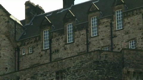 Zoom out from Edinburgh Castle Vídeo Stock 491089
