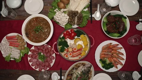 Zoom out in high angle shot of a table Stock-Footage 167328500