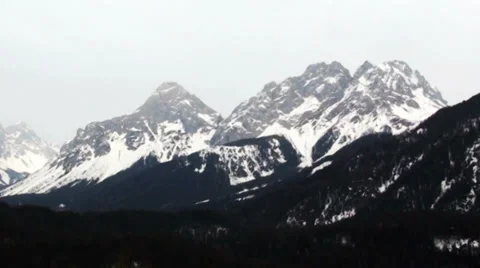 Zoom out on a mountain range Video stock 38768694