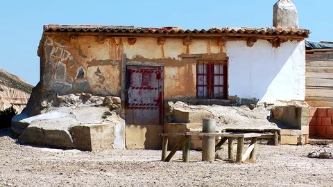 Zoom out from old shack - Bardenas Riales Natural Park, Navarre, Spain Stock Footage 74601801