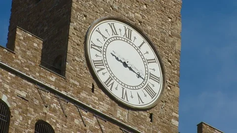 Zoom out - Palazzo Vecchio, Piazza della Signoria, Florence Italy Stock Footage 74813023
