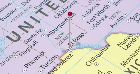 A zoom out of a red pin into a El Paso city of The United States of America Video stock 323773280