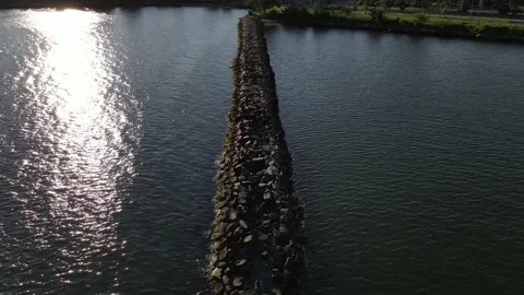 Zoom Out of the Rocks Vídeo Stock 158274538