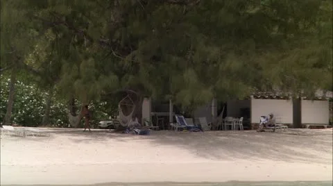 Zoom out from small beach Stock-Footage 22664069