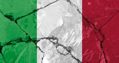 A zoom out video of an old grunge cracked wall with the italy flag Video stock 337429255
