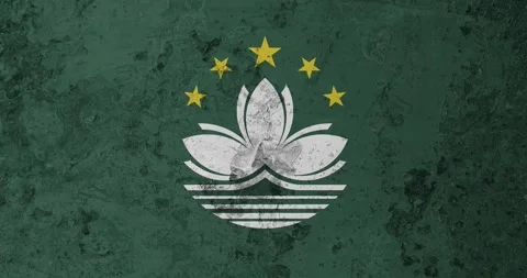 A zoom panning video of a worn out rusty wall with the macau flag Vídeos de archivo 337429720
