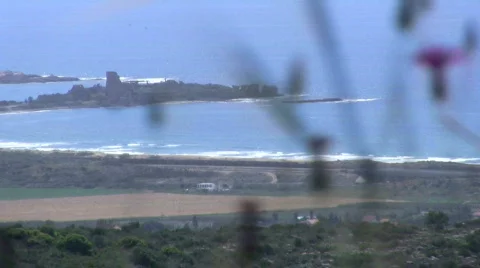 Zoom in on the passing train in the long distance. Vídeos de archivo 751134