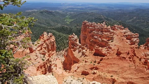 Zoom-Red rock formation from top of canyon rim Stock Footage 247332238