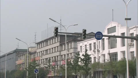Zoom in to shoot traffic lights Stock Footage 235278069