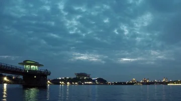 Zoom in time lapse during dramatic cloudy sky at lake near Putrajaya city. Stock Footage 85639087