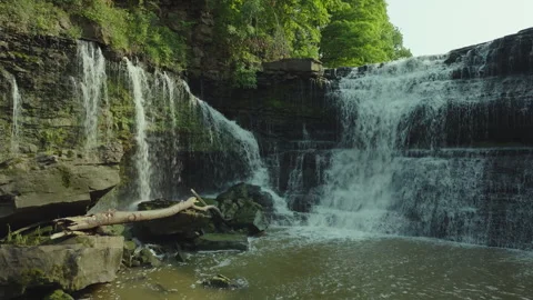 Zoom in on Upper Balls Falls from left side with warm light 库存影片 313646199