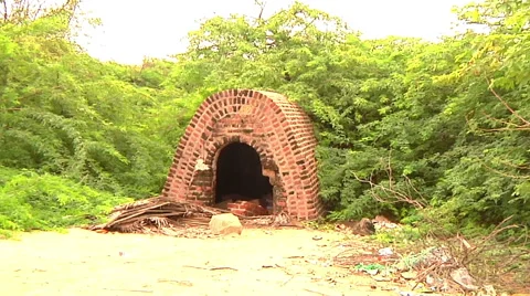 Zoom WS of ruins in Rameswaram, India Stock Footage 59089685