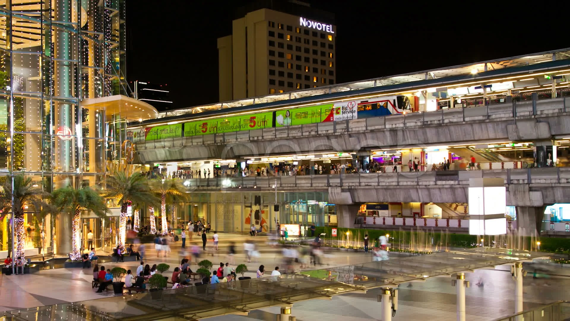 Bangkok Nighttime Walking from Siam Square to Siam Paragon - November 2022  [4K] 