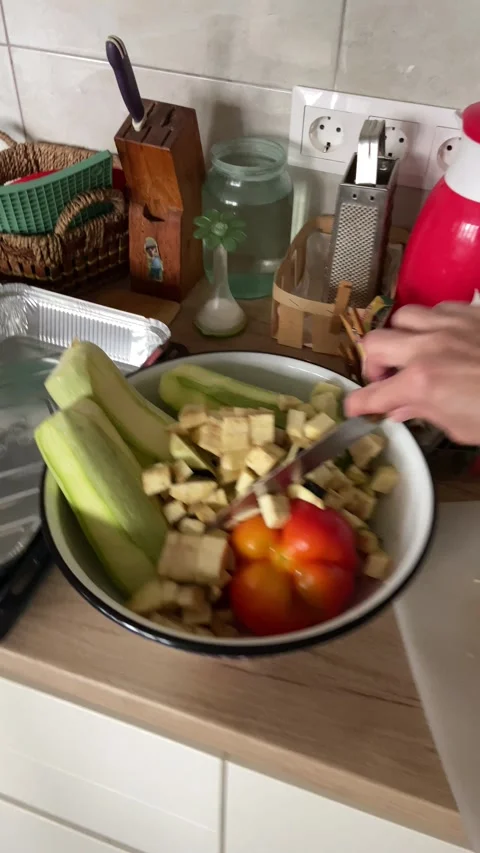 Zucchini In A Bowl With Vegetables Video stock 246302131