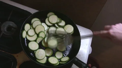 Zucchini Stock-Footage 2499752