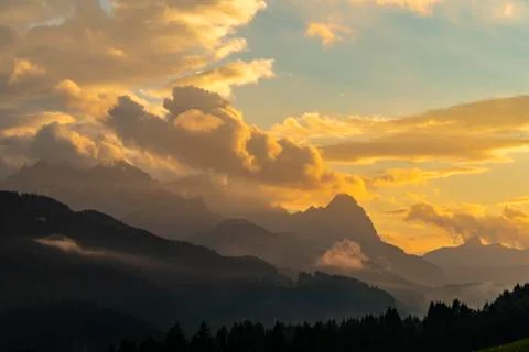 Zugspitzmassiv with dramatic cloud sky Gerold Mittenwald Bavaria Germany Europe Foto stock