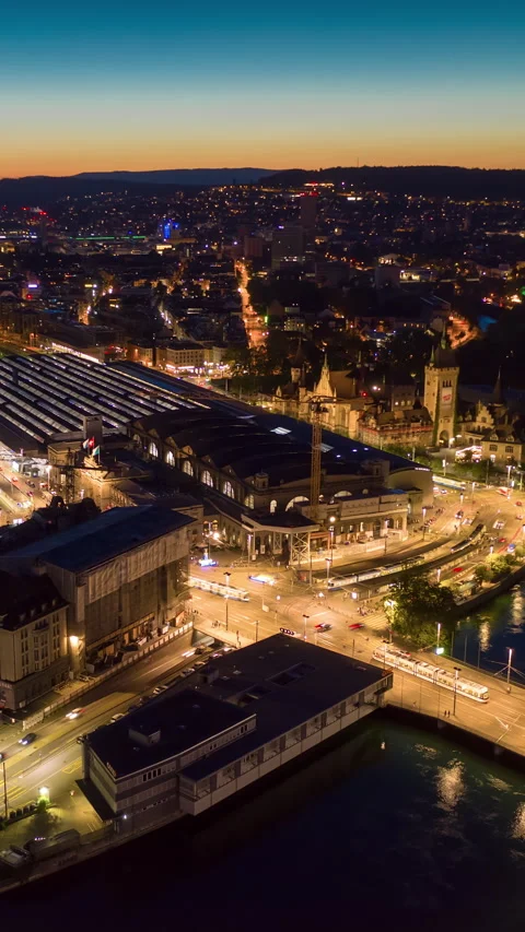 Zurich traffic train station square aerial panorama 4k timelapse switzerland Vídeo Stock 321828861