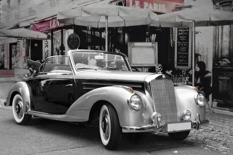 Zwischnstop in Paris Oldtimer mit Textur eines Strassencafes in Paris Copy... Stock-Fotos